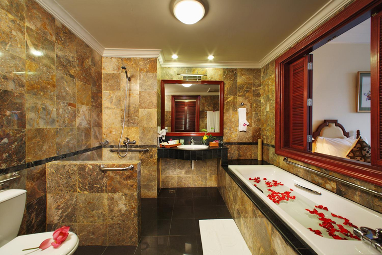 Bathroom 5, Saigon Morin Hotel, Huế