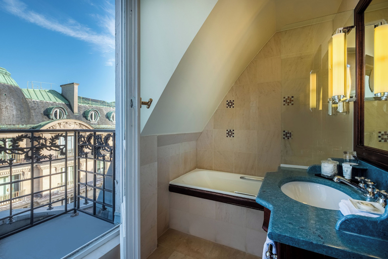 Bathroom 5, Hôtel Pont Royal, Paris