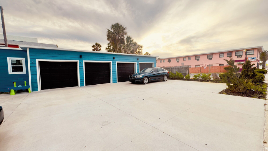 Exterior & Views 2, Surfside Siesta on the Strip, Volusia