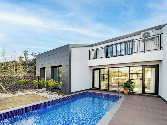 Sport & Beauty 1, Gobajinin Private Pool Villa, Jeju