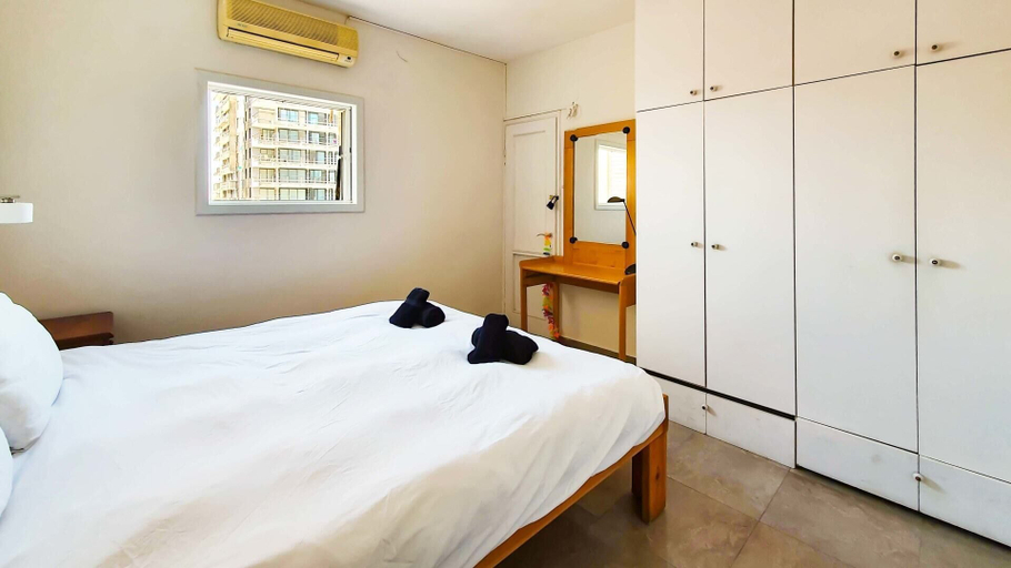 Bedroom 3, Charming 3bdr apt with sea view B5