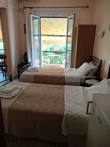 Others 3, Retro Rooms, Central Greece