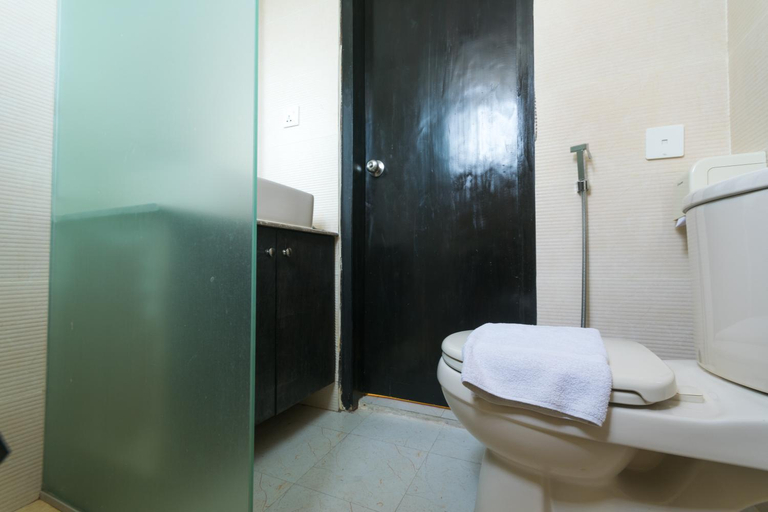 Bathroom 4, The Enchanted, Dhaka