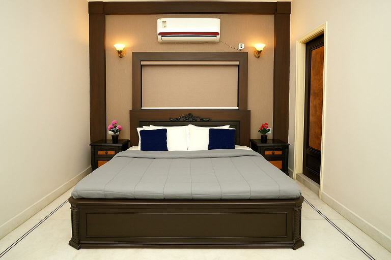 Bedroom 2, Nivaasa Apartment by Jadecaps, Kolkata