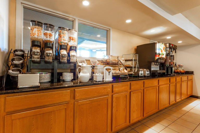 Food & Drinks 5, Baymont by Wyndham Bellingham, Whatcom