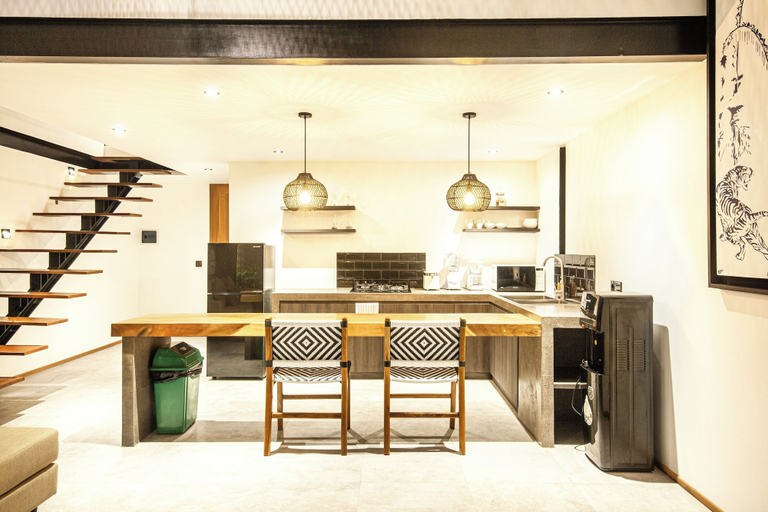Others 5, Spacious Loft 200m From Beach Canggu, Badung