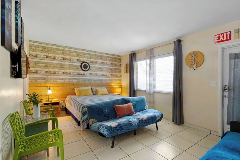 Others 5, 1BR Studio w/ Parking, Bbq, Garden Hollywood, Broward