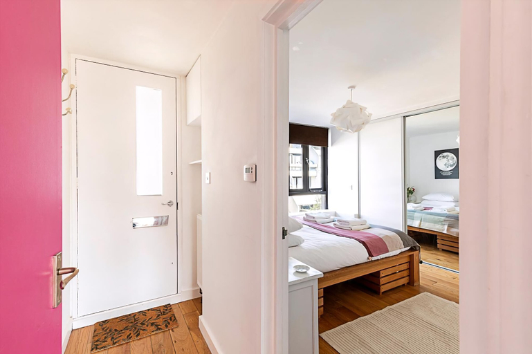 Bedroom 3, Bright Flat For 2 in Dartmouth Park, London