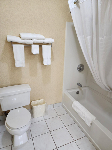 Bedroom 3, Quality Inn Wheelersbur, Scioto