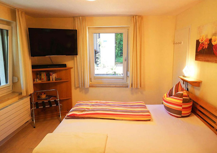 Bedroom 2, Hotel Haus Orchideental Jena, Jena