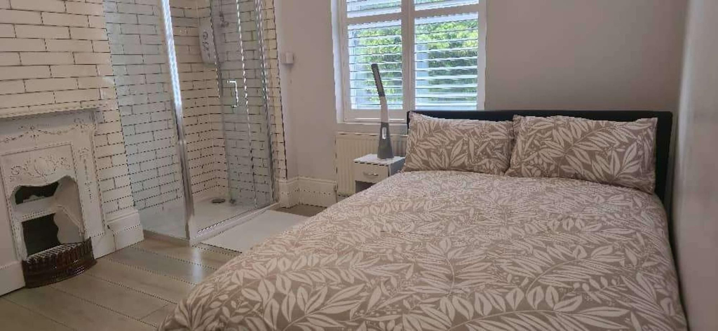 Room 4, 8 Guests - Free Parking - Full Equipped House, Saint Helens