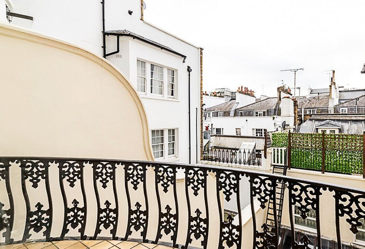 Others 5, Central London Chic Townhouse, London