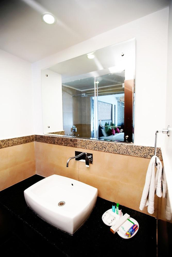 Bathroom, Ezzenza Jungle Livinn, Shimla