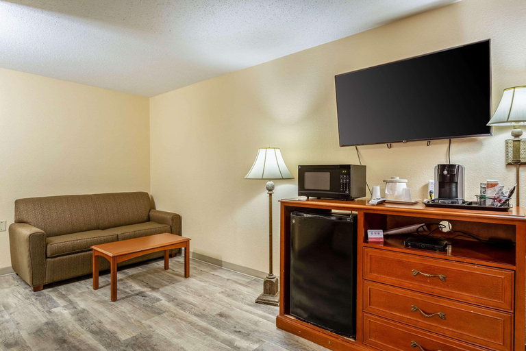 Bedroom 4, Econo Lodge Inn & Suites Santa Rosa, Guadalupe