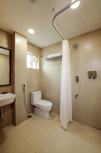 Bathroom 4, Sathyam Oasis, Tiruchirappalli