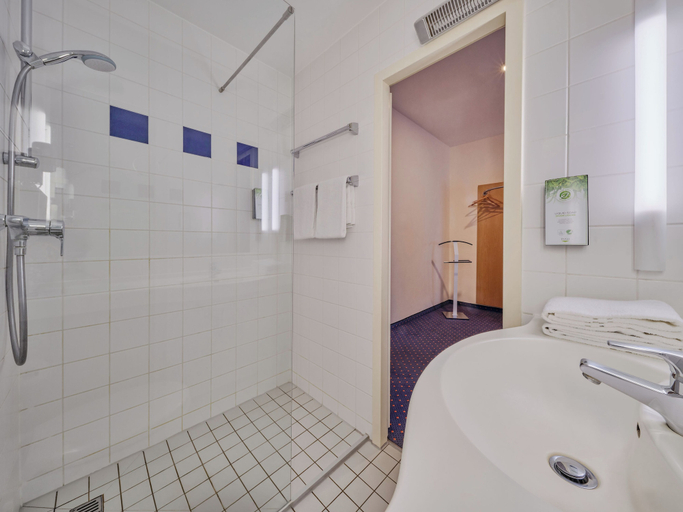 Bathroom 5, YORS Hotel Hannover City Center, Region Hannover