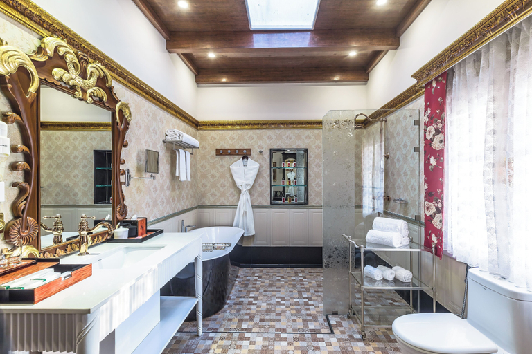 Bathroom 5, MAYFAIR Himalayan Spa Resort, Darjiling