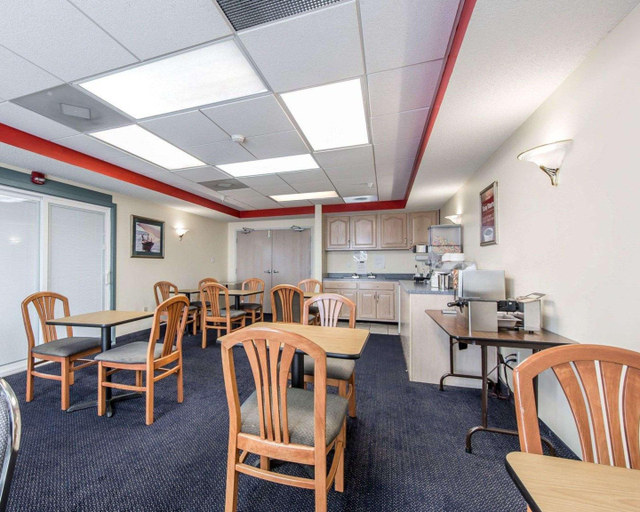 Food & Drinks 5, Econo Lodge Morristown area, Hamblen