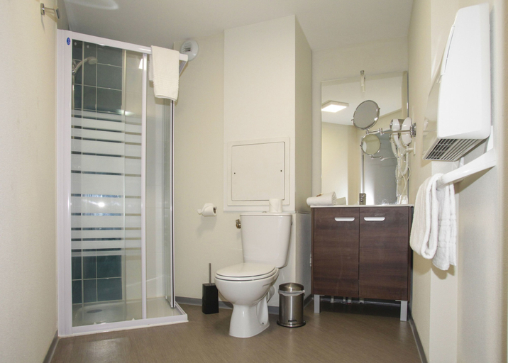 Bathroom 5, Appart'hôtel Odalys City - Orléans Centre, Loiret