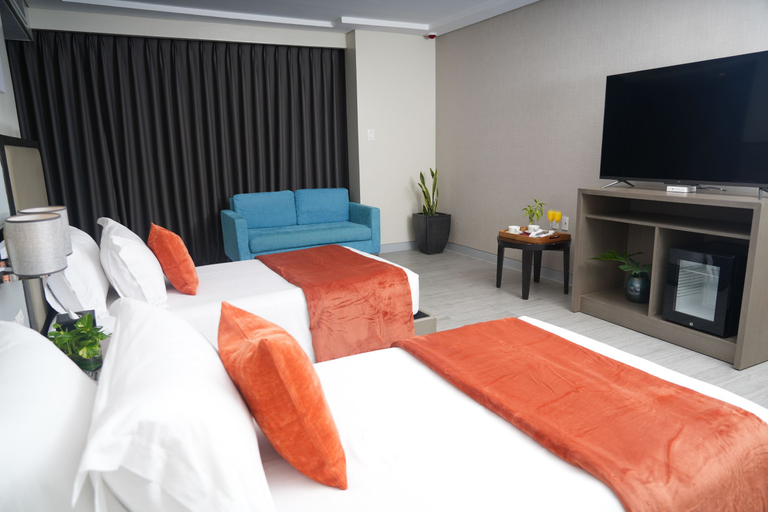 Bedroom 5, Stay Across NAIA Terminal 3 in Newport City, Pasay City