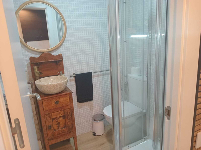 Bathroom 5, MINI HOUSE 25M2, Barcelona