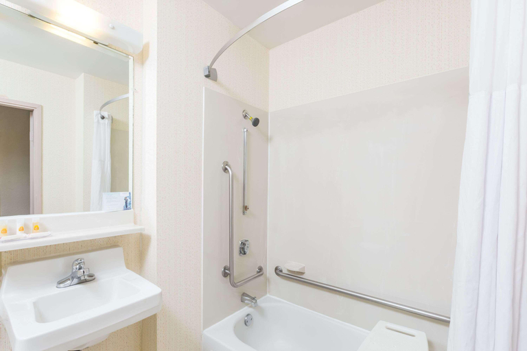 Bathroom 4, Days Inn by Wyndham West Des Moines / Clive, Polk