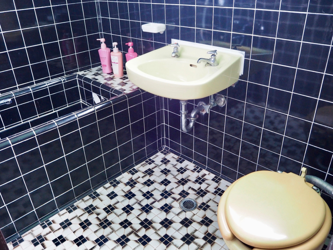 Bathroom 5, Shirahama Hotel, Nago