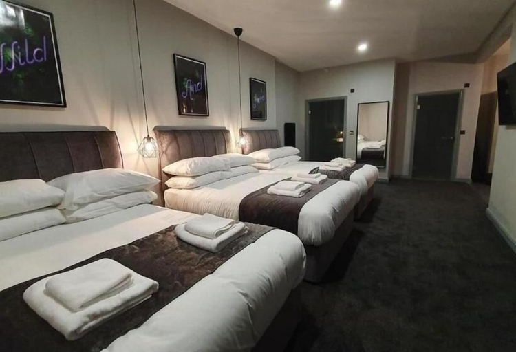 Bedroom 2, Hotel 105 by Hillcrest Hotel, Sefton