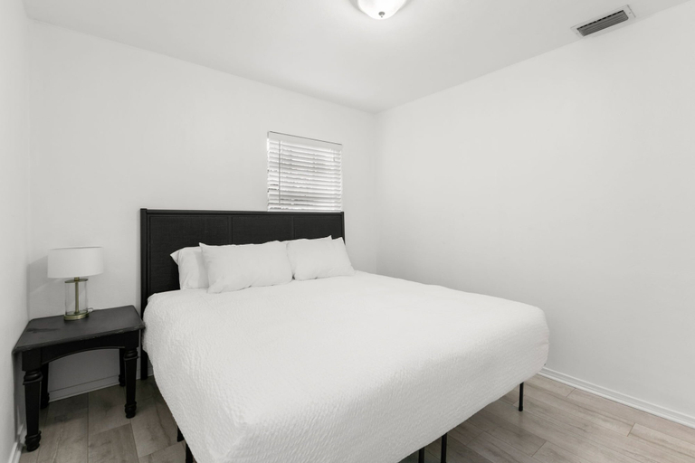 Room 2, NEW Bayside Escape Cozy Hideaway Near Bayshore, Hillsborough