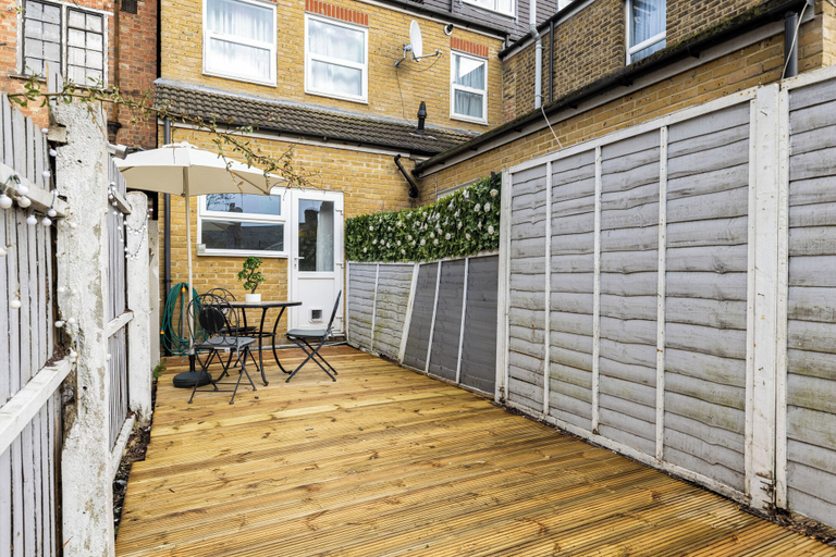 Exterior & Views 2, Beautiful 2 bed in Walthamstow, London