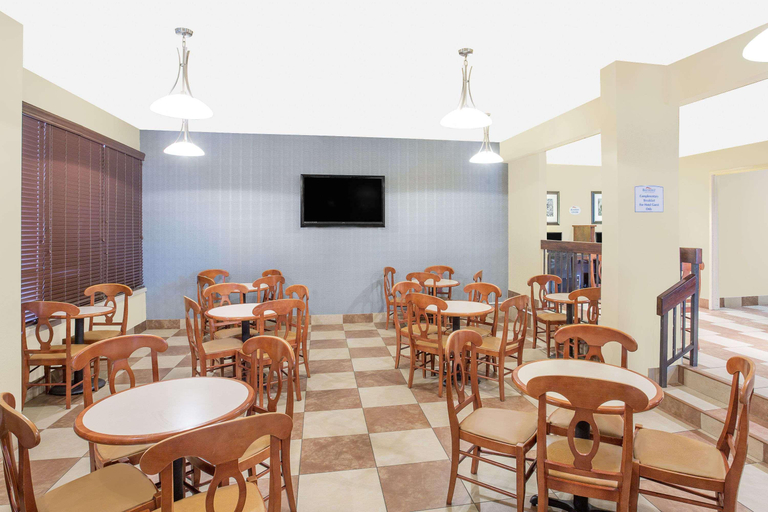 Public Area, Baymont by Wyndham Greenville, Pitt