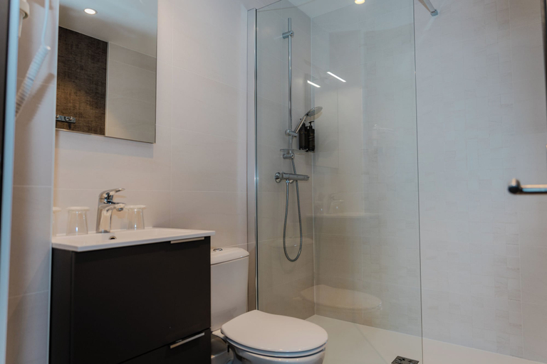 Bathroom 3, Hôtel de la Marine, Calvados