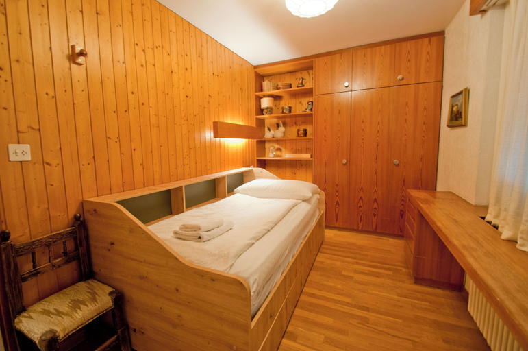 Bedroom 3, La Villa Emeline - Wohnung Emilie, Visp
