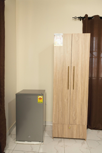 Others 5, Warapie Lodge, Komenda-Edina-Eguafo-Abirem