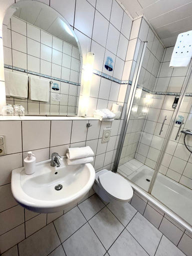 Bathroom 5, Landhotel Esen, Wittmund