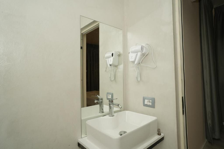 Bathroom, Sunset Hotel, Durrësit