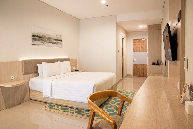 Skysuites Residence Surabaya Room Type - Superior King Size Bed