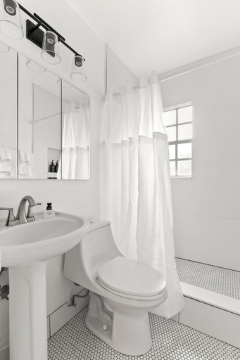 Room 5, NEW Bayside Escape Cozy Hideaway Near Bayshore, Hillsborough