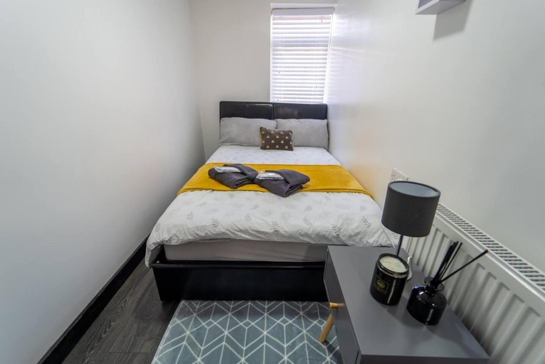 Others 2, Modern cosy studio available, Birmingham