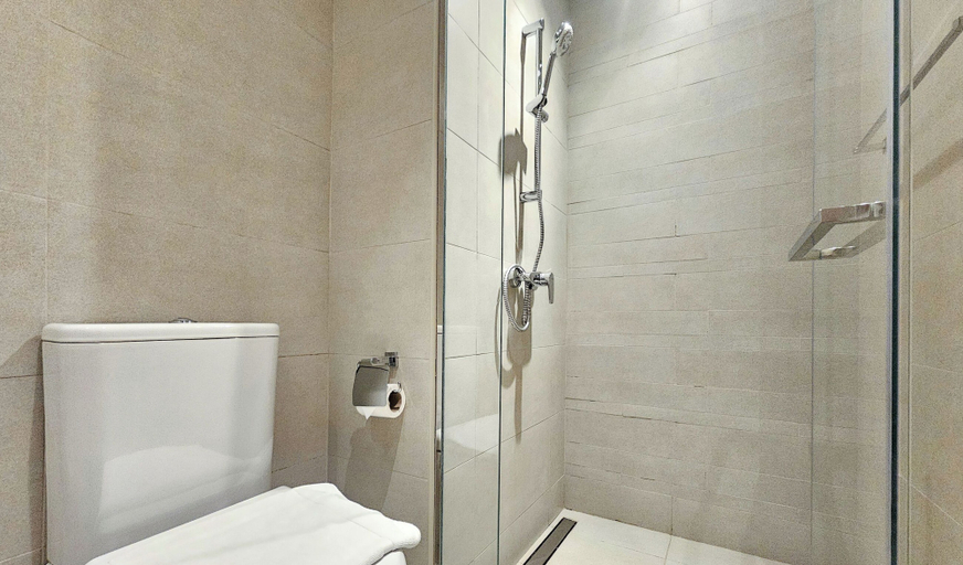Bathroom, Chic Modern Studio in Azizi Riviera, Dubai