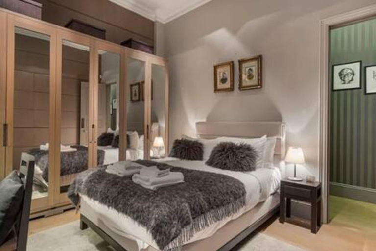 Room 3, 3-bdr Magnificent Harrods Knightsbridge Apartment, London