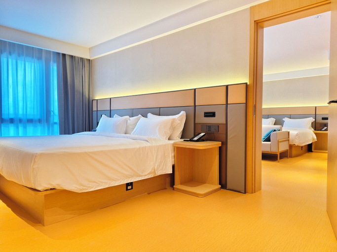 Bedroom 4, BANGKOK ORIENTAL HOTEL, Wattana