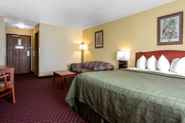 Bedroom 3, Quality Inn Mineral Point, Iowa