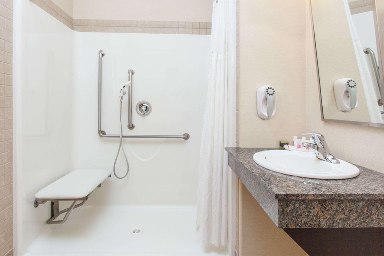 Bathroom 4, Ramada By Wyndham Pincher Creek, Division No. 3