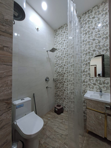 Bathroom, Wishotel Xpress Hotel Crown Classic Villa, Ludhiana