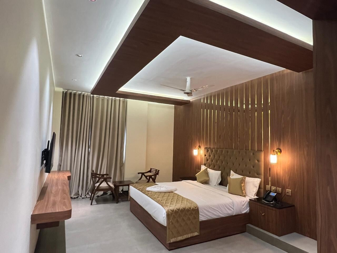 Bedroom 3, Hyders Mahal and Hotel, Thanjavur
