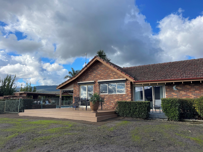 Exterior & Views 2, Langbrook Estate Cottages, Yarra Ranges - Central