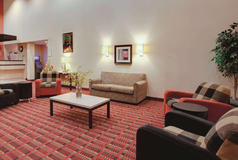 Public Area 2, Ramada by Wyndham Fairfield NJ, Essex