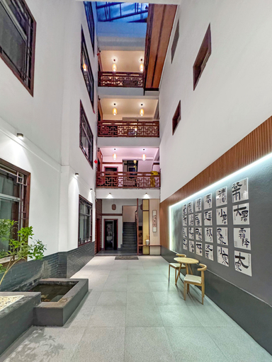 Others 5, Phoenix Haven, Xiangxi Tujia and Miao