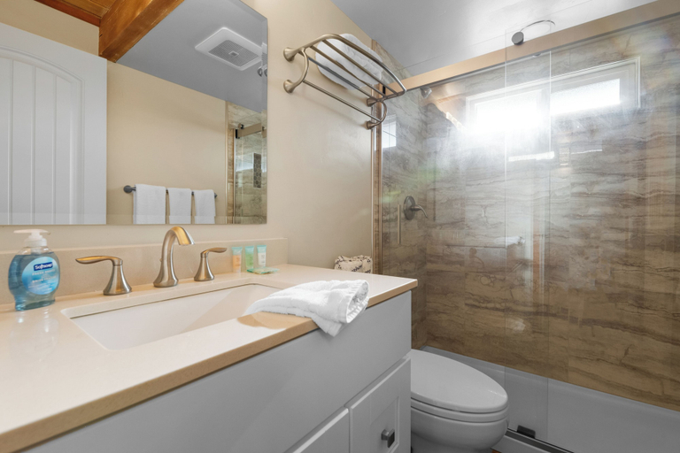 Bathroom 3, Moonridge Chalet, San Bernardino